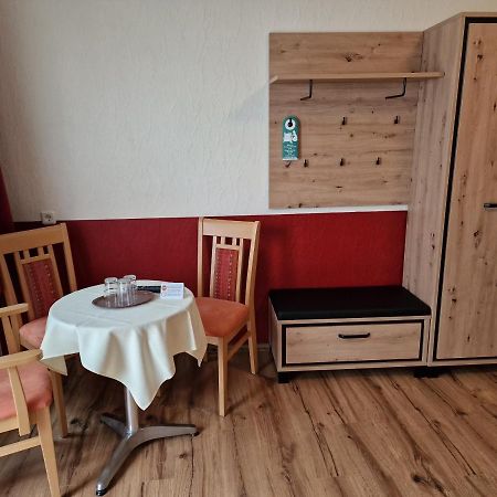 Hotel Weinhaus Am Stiftstor تريس كاردن المظهر الخارجي الصورة