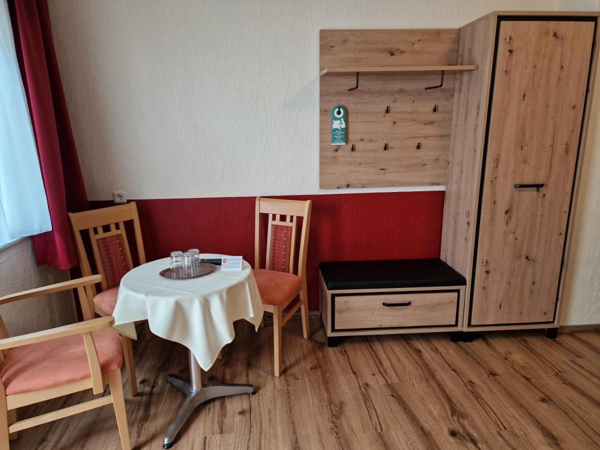 Hotel Weinhaus Am Stiftstor تريس كاردن المظهر الخارجي الصورة