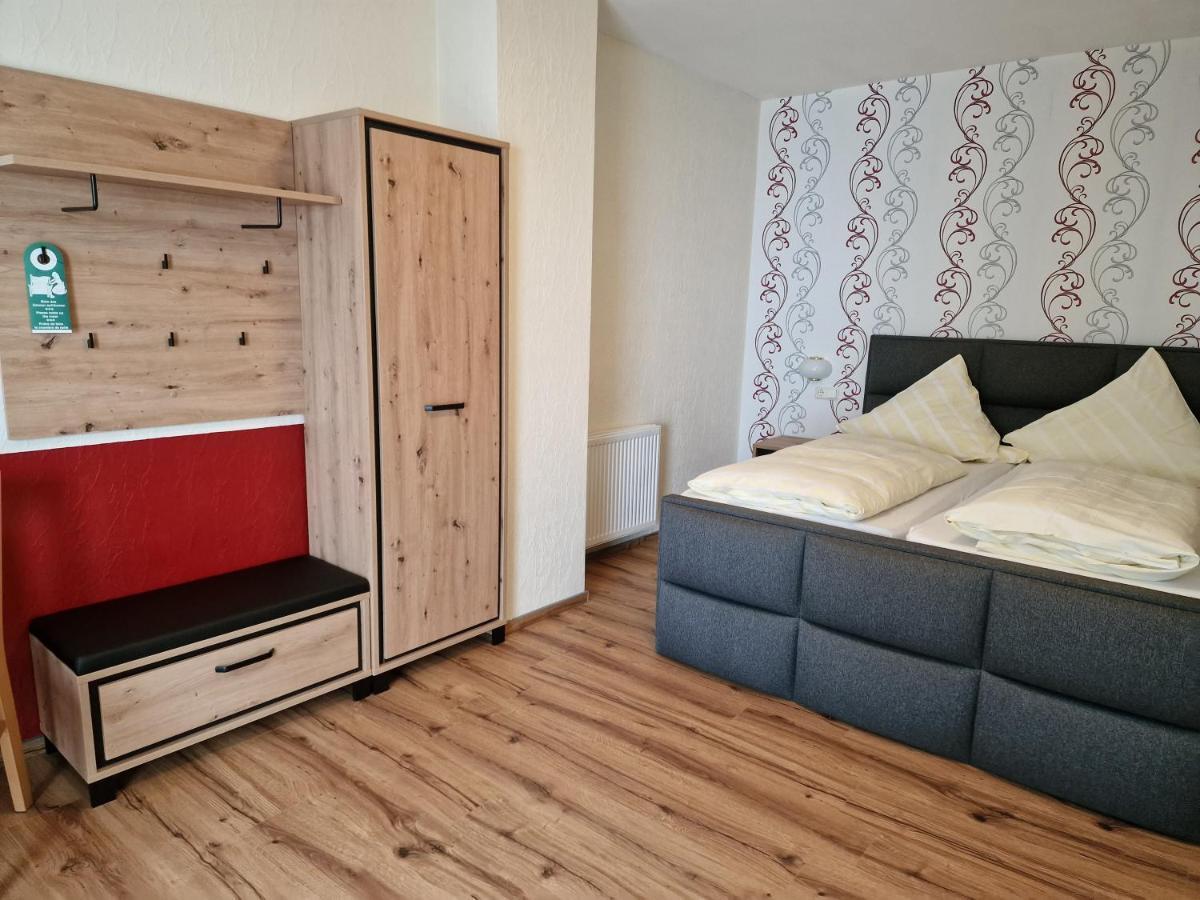 Hotel Weinhaus Am Stiftstor تريس كاردن المظهر الخارجي الصورة